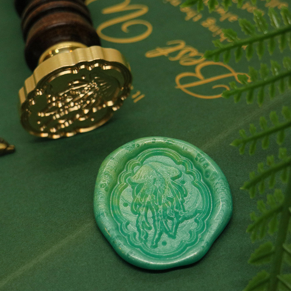 A contour cut jellyfish seal stamp from AMZ Deco.