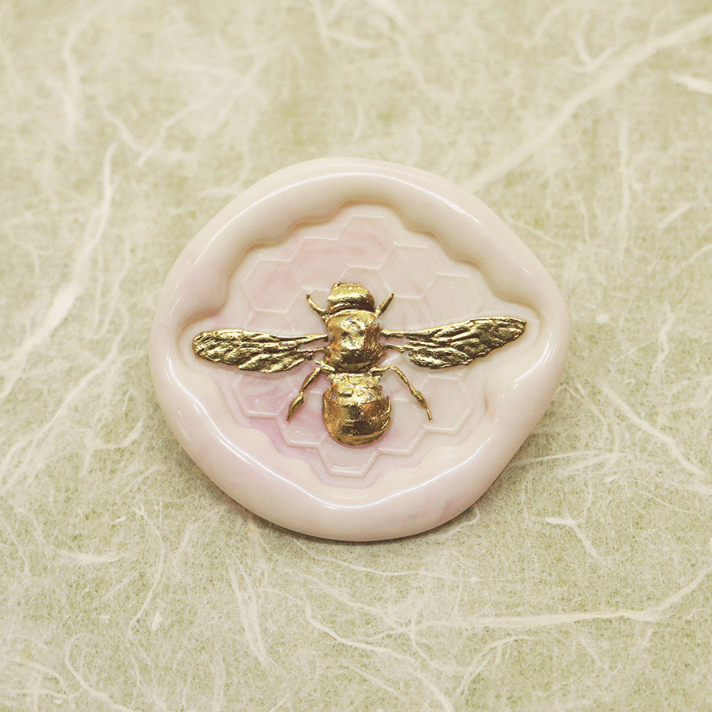 A 3D relief bee wax seal stamp from AMZ Deco.