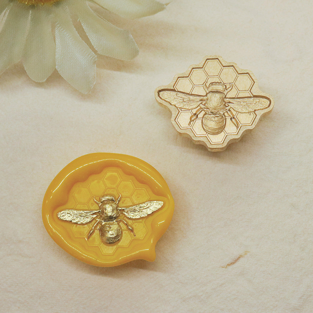 A 3D relief bee sealing wax stamp from AMZ Deco.